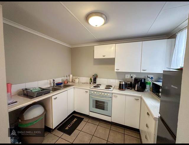 1 BEDROOM APARTMENT FOR SALE IN HOUGHTON ESTATE
